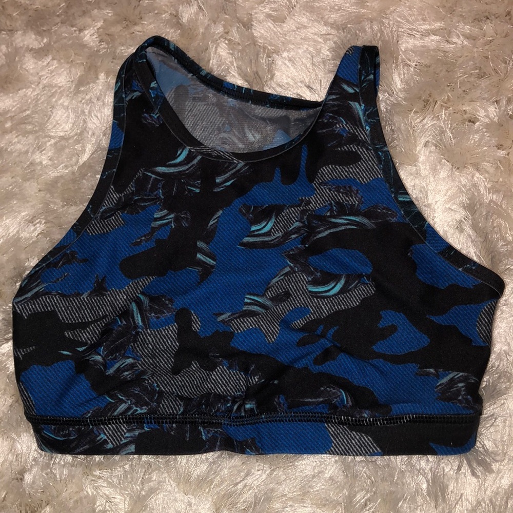 WITH (Wear it to Heart) CAMO SPORTS BRA
